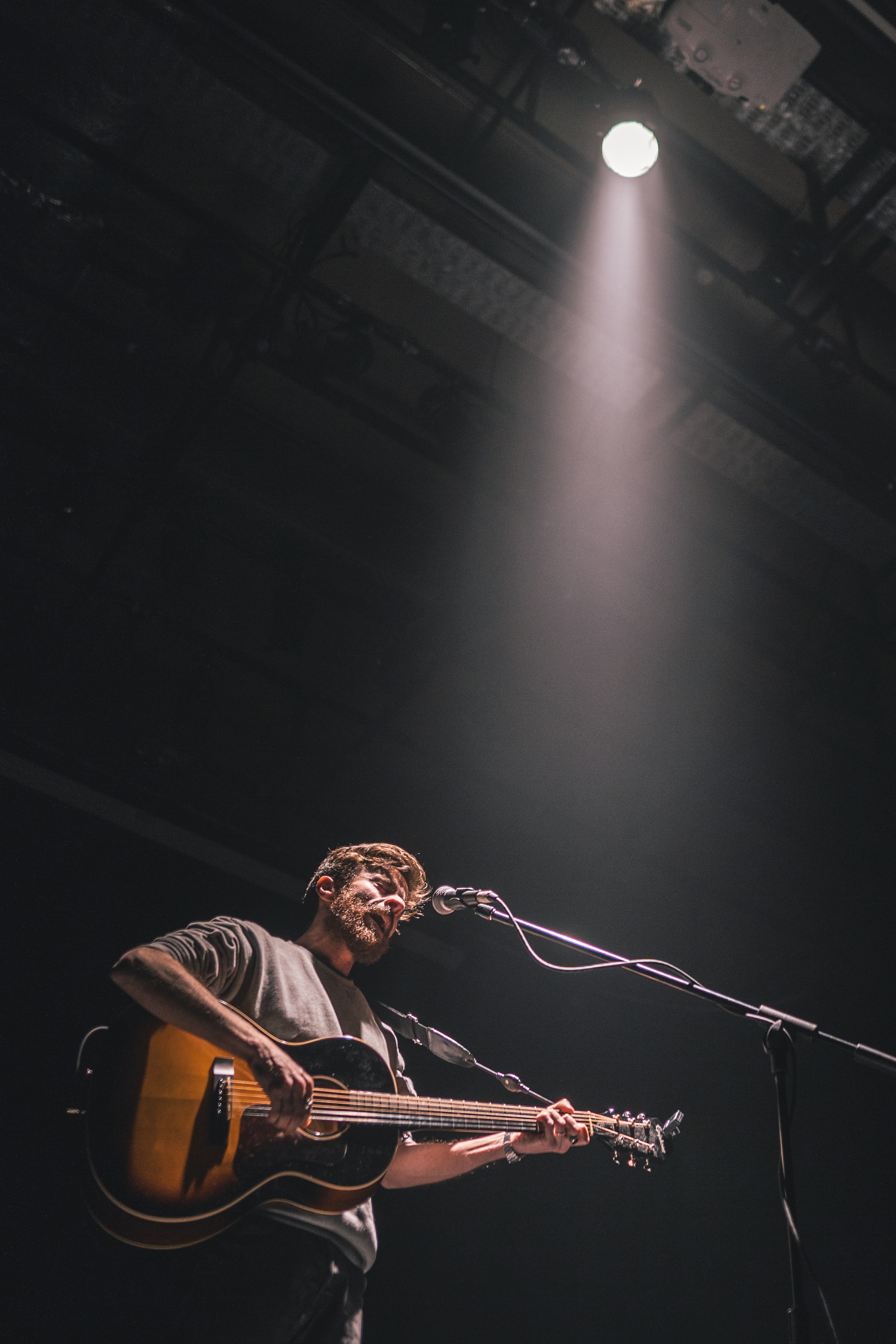 Mowat playing live on Chile photo by Fernando Ramirez